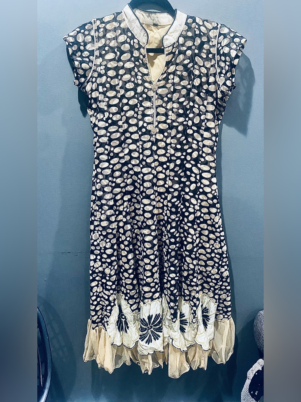 Vintage Cap Sleeve Midi Abstract Dot Pattern Floral Embroidered Hem with Tulle